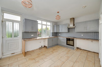 156. 7 Clifton Ave S9 4BA